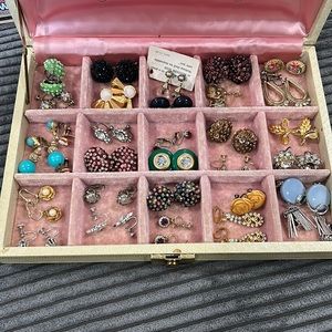 Lot of 30 vintage clip on earrings